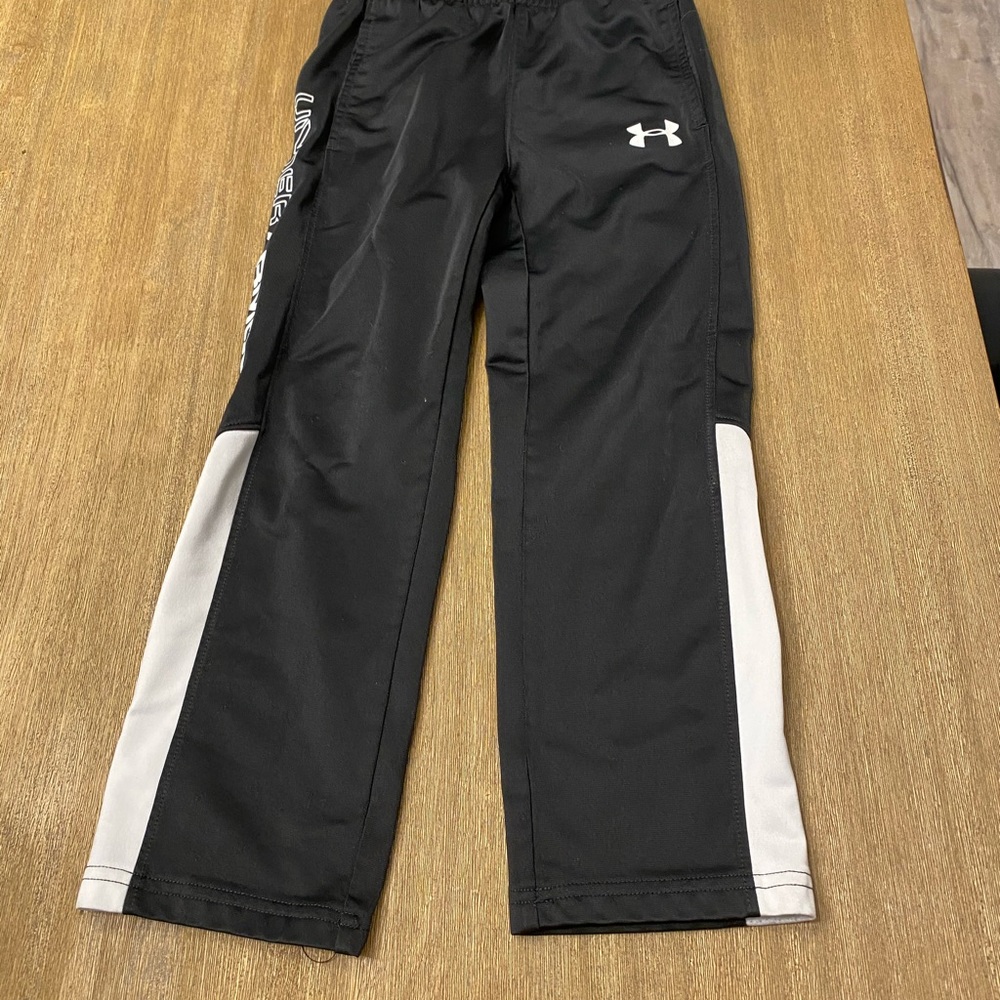 ‼️‼️sold‼️‼️ Under armour kid sweatpants